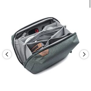 Peak Design Tech Pouch in Sage